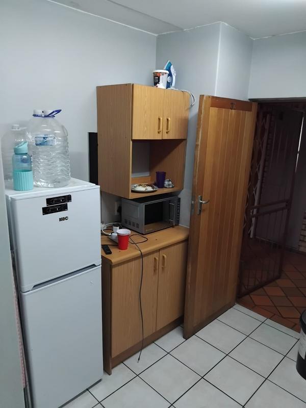 To Let 2 Bedroom Property for Rent in Kannoniers Park North West